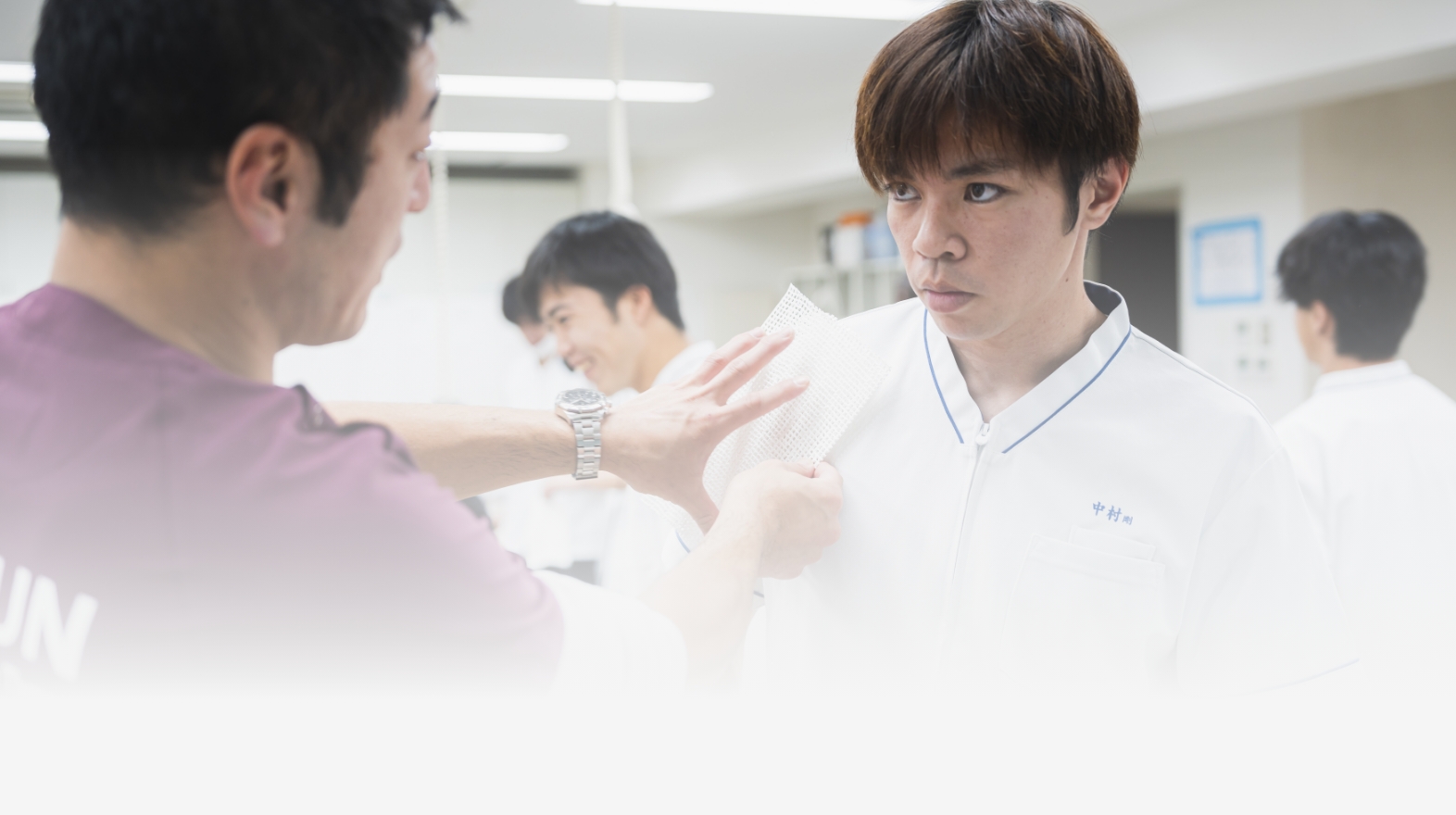 幅広い卒業生ネットワークと担当職員の個別指導